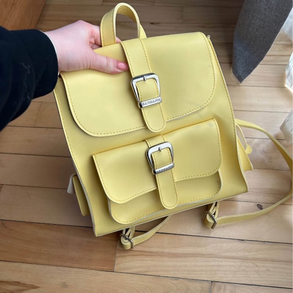 Backpack - Picture 3 of 8
